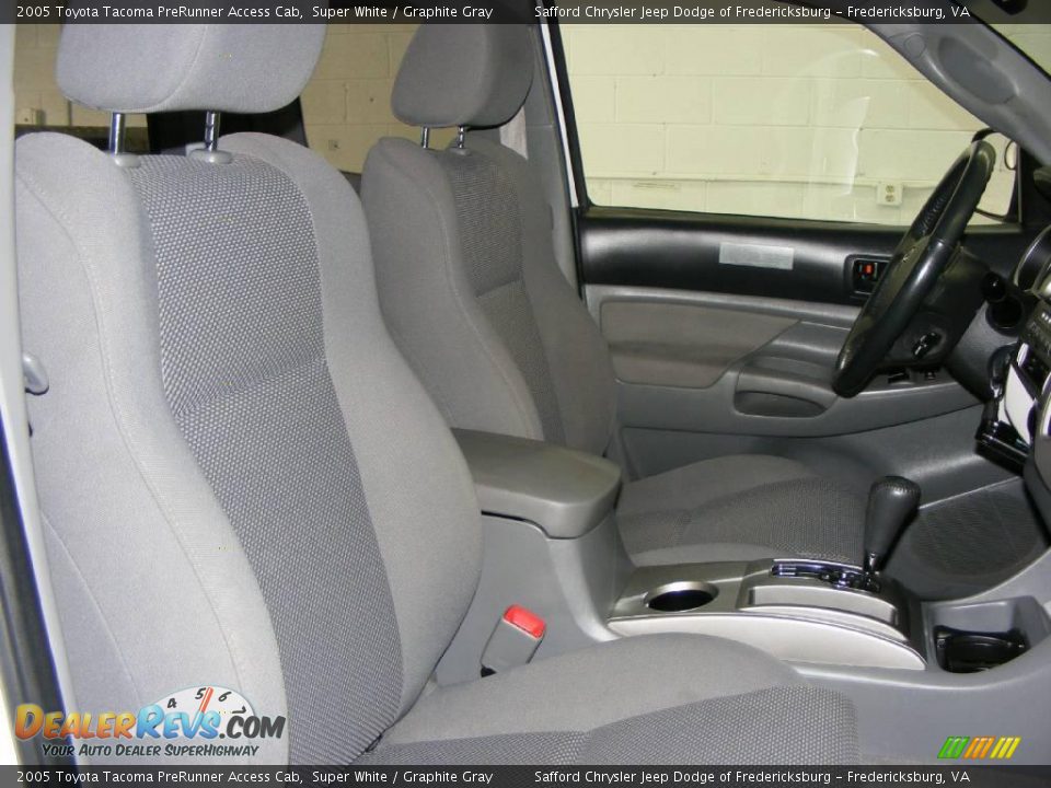 2005 Toyota Tacoma PreRunner Access Cab Super White / Graphite Gray Photo #17