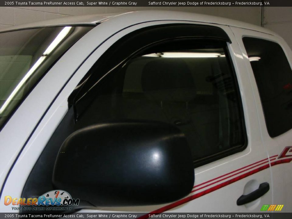 2005 Toyota Tacoma PreRunner Access Cab Super White / Graphite Gray Photo #25