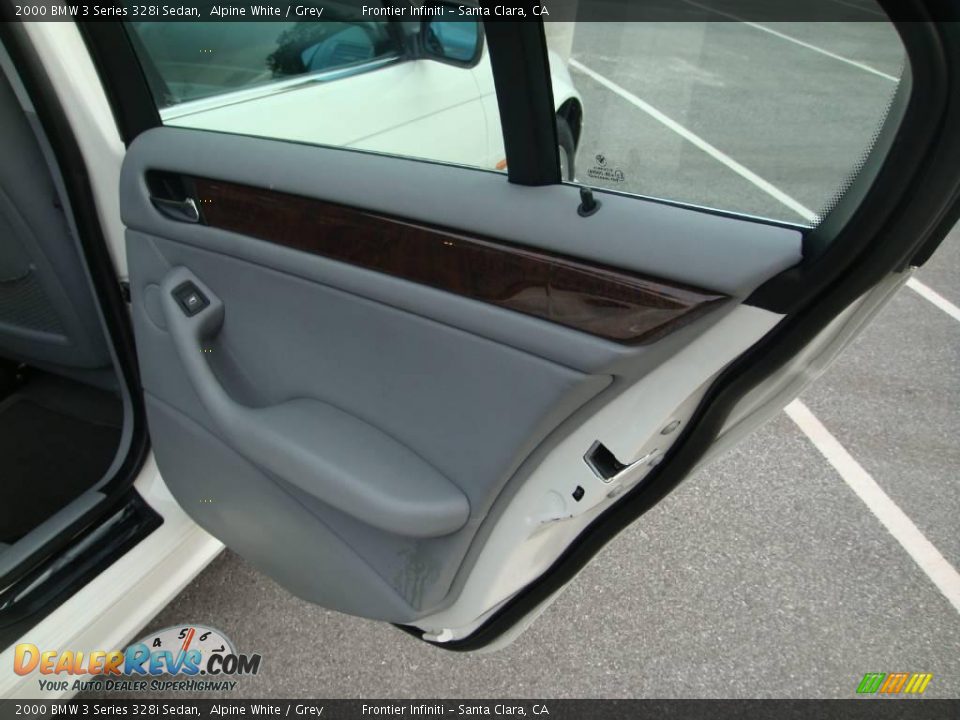 2000 BMW 3 Series 328i Sedan Alpine White / Grey Photo #17
