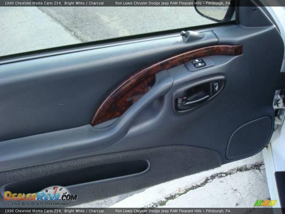 1996 Chevrolet Monte Carlo Z34 Bright White / Charcoal Photo #20