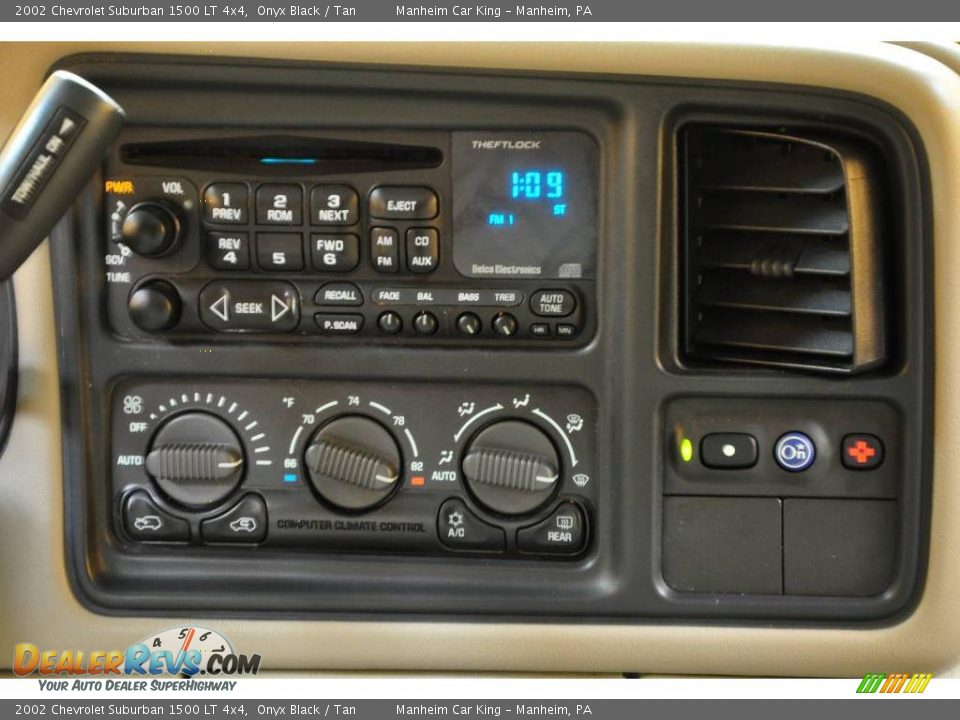 2002 Chevrolet Suburban 1500 LT 4x4 Onyx Black / Tan Photo #8