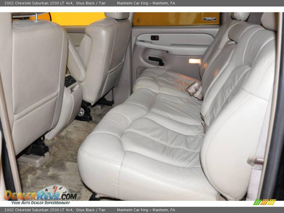 2002 Chevrolet Suburban 1500 LT 4x4 Onyx Black / Tan Photo #17