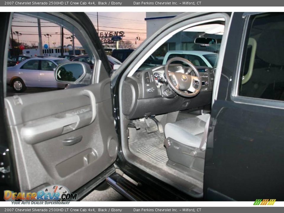 2007 Chevrolet Silverado 2500HD LT Crew Cab 4x4 Black / Ebony Photo #8