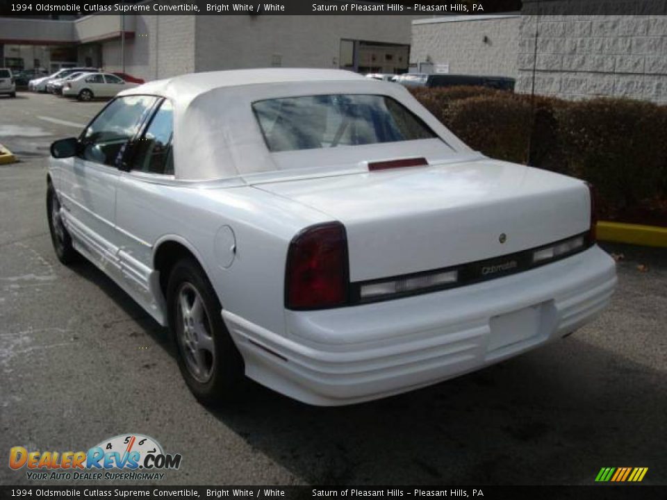 1994 Oldsmobile Cutlass Supreme Convertible Bright White / White Photo #2