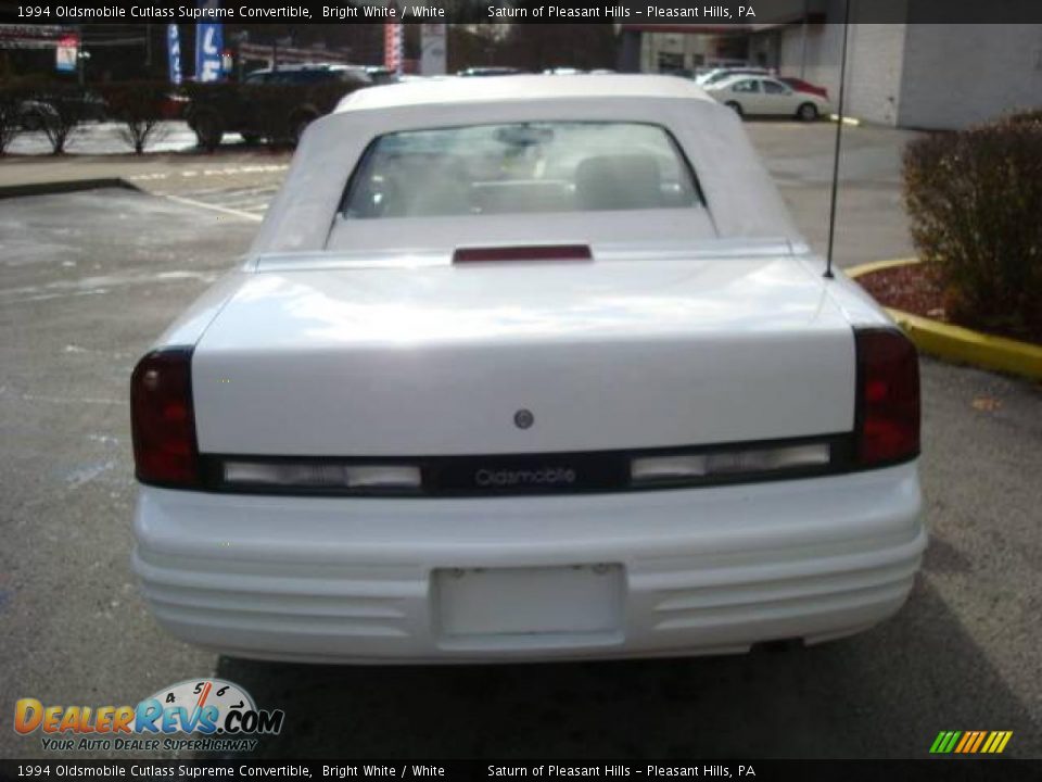 1994 Oldsmobile Cutlass Supreme Convertible Bright White / White Photo #3