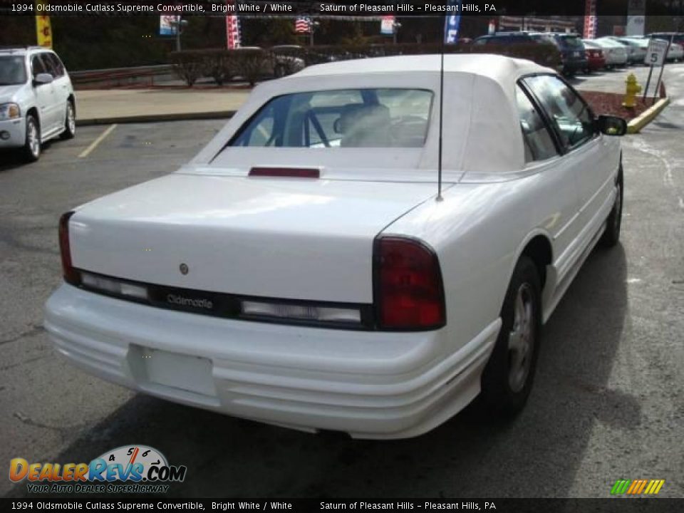 1994 Oldsmobile Cutlass Supreme Convertible Bright White / White Photo #4