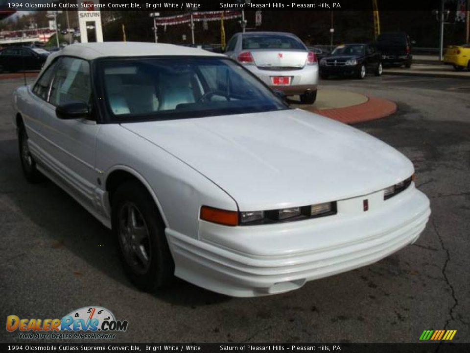 1994 Oldsmobile Cutlass Supreme Convertible Bright White / White Photo #5