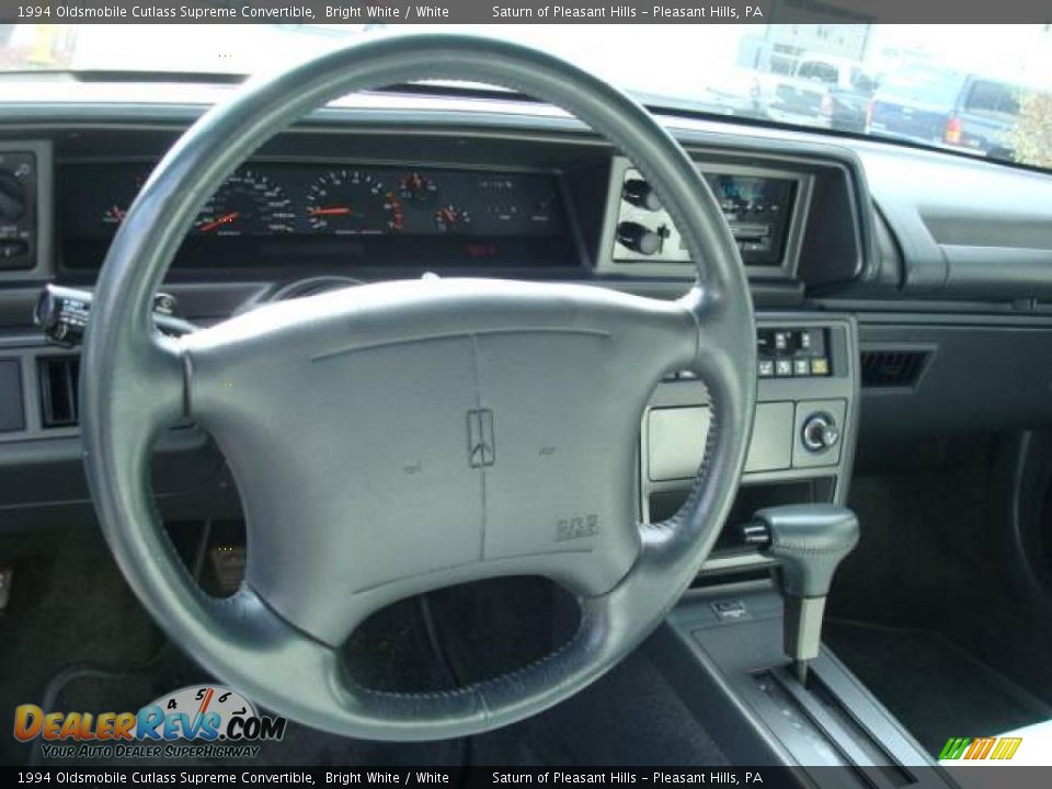 1994 Oldsmobile Cutlass Supreme Convertible Bright White / White Photo #10