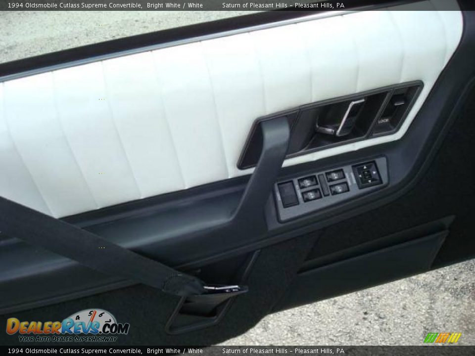 1994 Oldsmobile Cutlass Supreme Convertible Bright White / White Photo #11