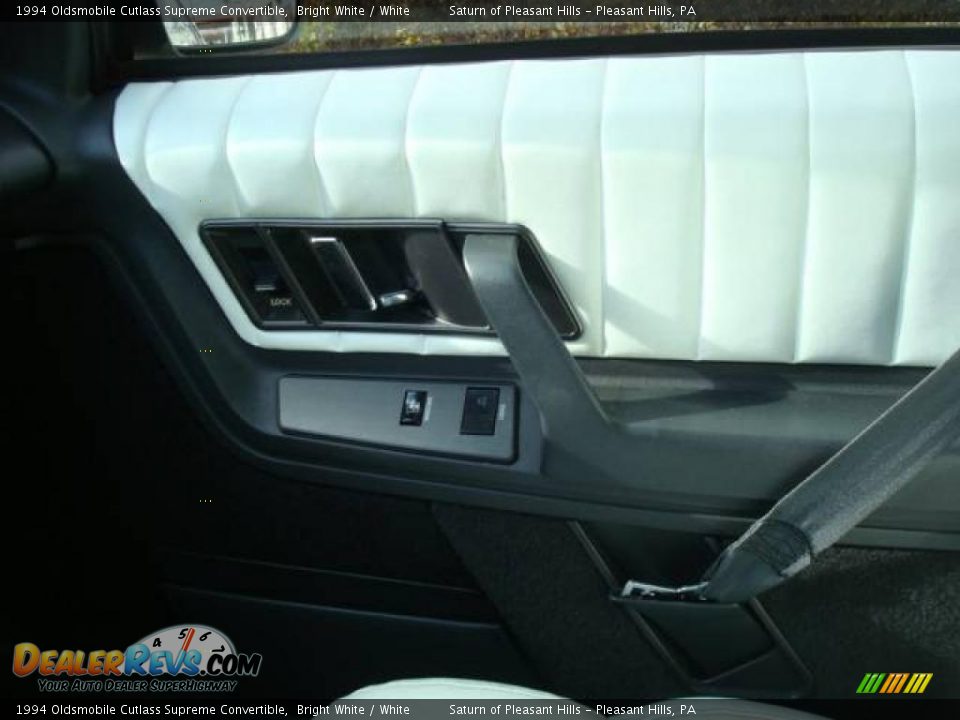1994 Oldsmobile Cutlass Supreme Convertible Bright White / White Photo #12