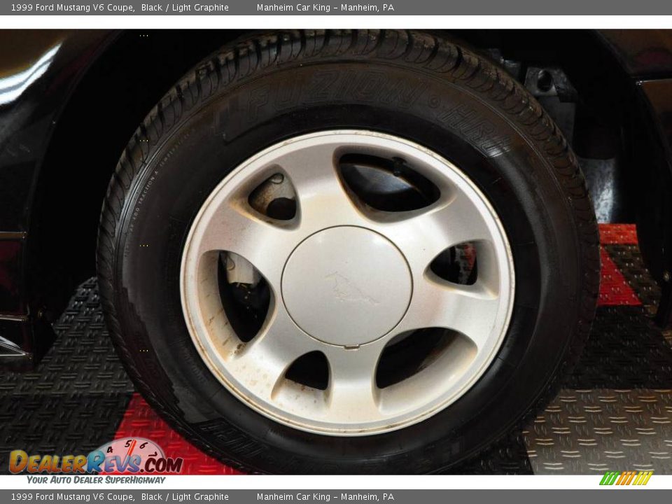 1999 Ford Mustang V6 Coupe Black / Light Graphite Photo #16