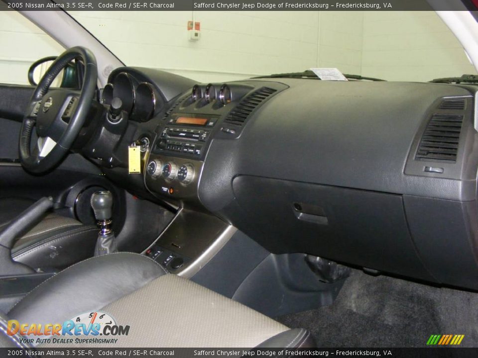 2005 Nissan Altima 3.5 SE-R Code Red / SE-R Charcoal Photo #18