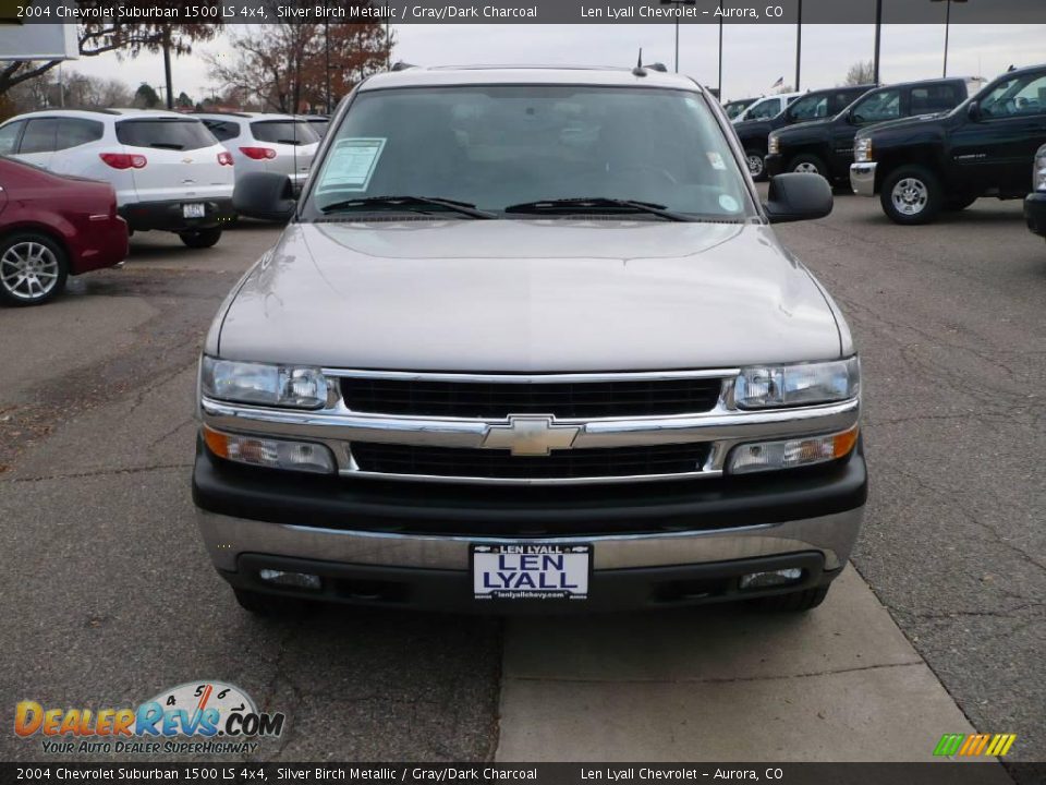 2004 Chevrolet Suburban 1500 LS 4x4 Silver Birch Metallic / Gray/Dark Charcoal Photo #2