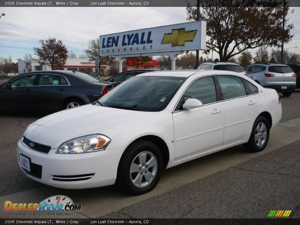 2006 Chevrolet Impala LT White / Gray Photo #1