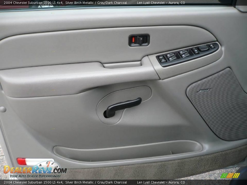 2004 Chevrolet Suburban 1500 LS 4x4 Silver Birch Metallic / Gray/Dark Charcoal Photo #7