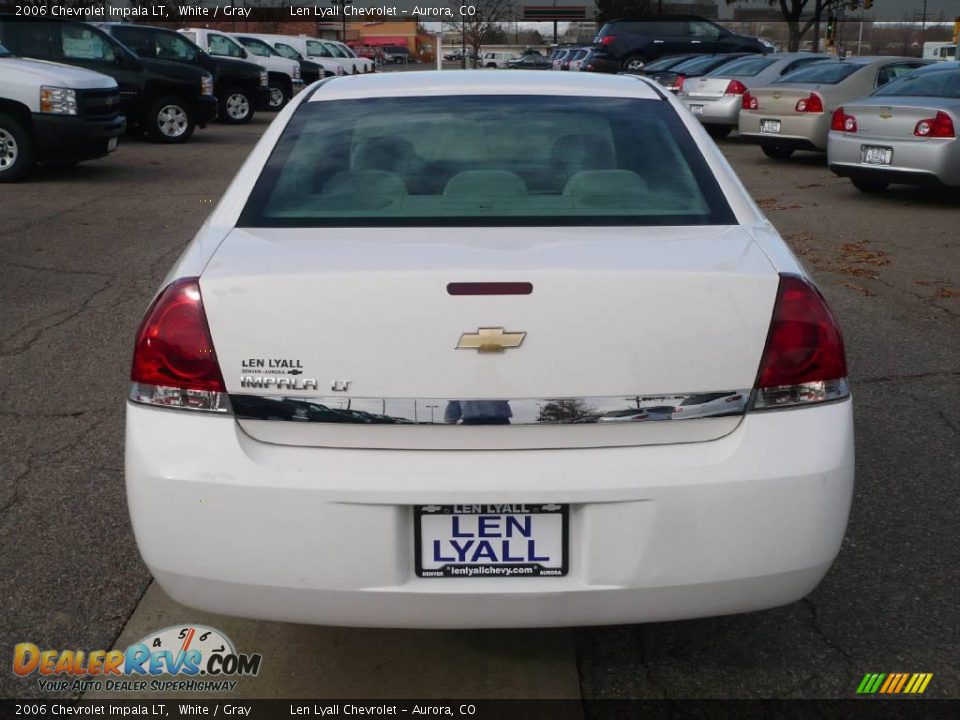 2006 Chevrolet Impala LT White / Gray Photo #5