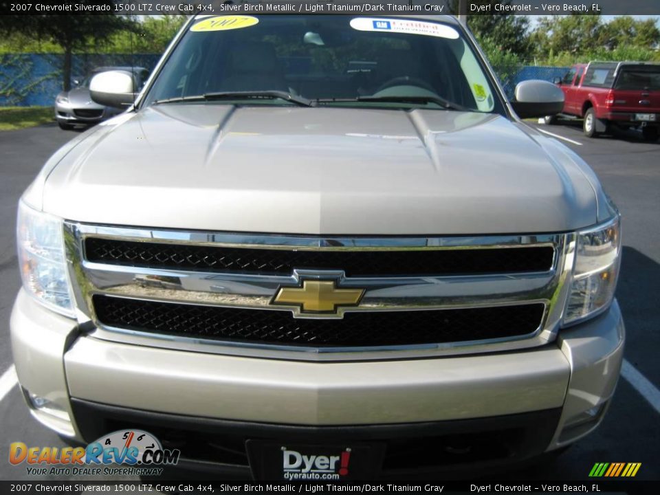 2007 Chevrolet Silverado 1500 LTZ Crew Cab 4x4 Silver Birch Metallic / Light Titanium/Dark Titanium Gray Photo #2