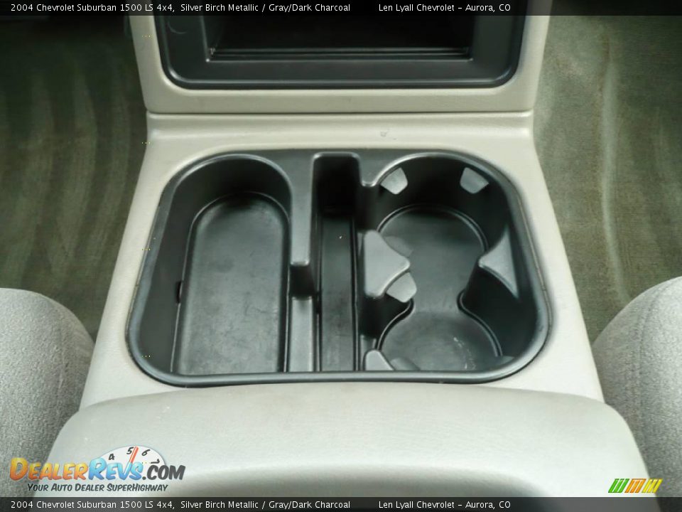 2004 Chevrolet Suburban 1500 LS 4x4 Silver Birch Metallic / Gray/Dark Charcoal Photo #20