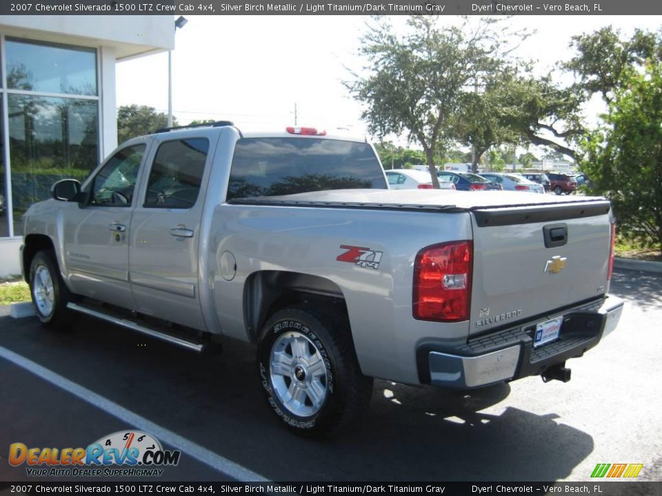 2007 Chevrolet Silverado 1500 LTZ Crew Cab 4x4 Silver Birch Metallic / Light Titanium/Dark Titanium Gray Photo #4