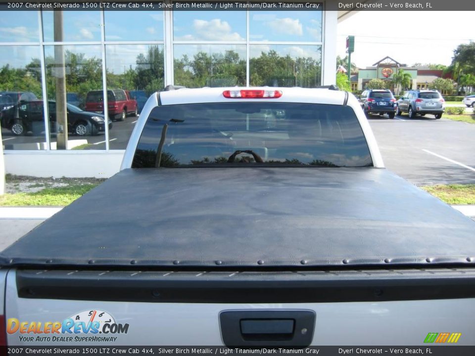 2007 Chevrolet Silverado 1500 LTZ Crew Cab 4x4 Silver Birch Metallic / Light Titanium/Dark Titanium Gray Photo #6