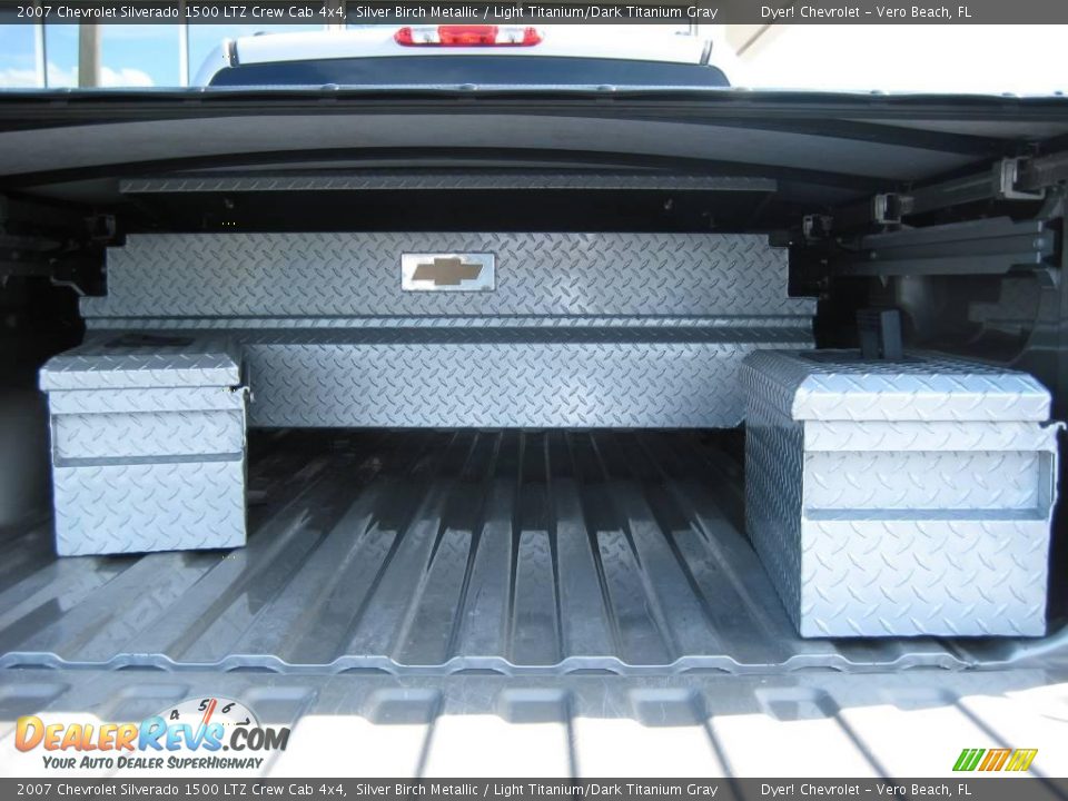 2007 Chevrolet Silverado 1500 LTZ Crew Cab 4x4 Silver Birch Metallic / Light Titanium/Dark Titanium Gray Photo #7