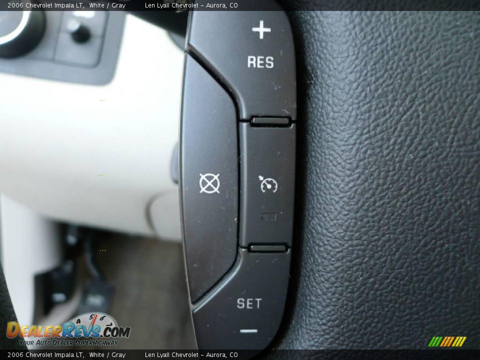 2006 Chevrolet Impala LT White / Gray Photo #21