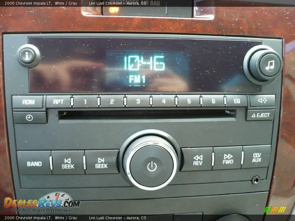 2006 Chevrolet Impala LT White / Gray Photo #23