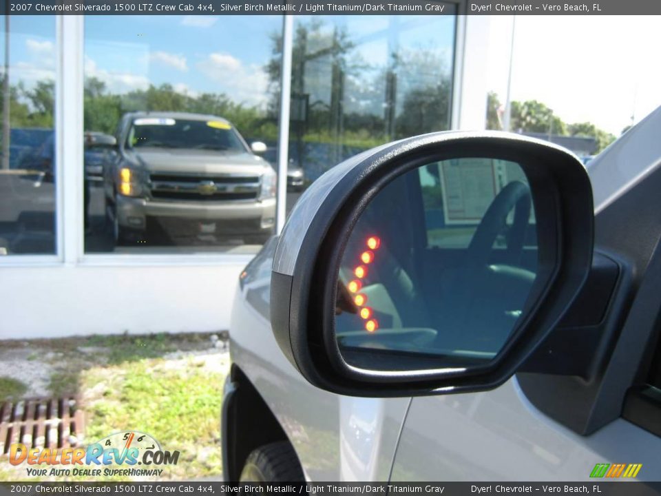 2007 Chevrolet Silverado 1500 LTZ Crew Cab 4x4 Silver Birch Metallic / Light Titanium/Dark Titanium Gray Photo #10
