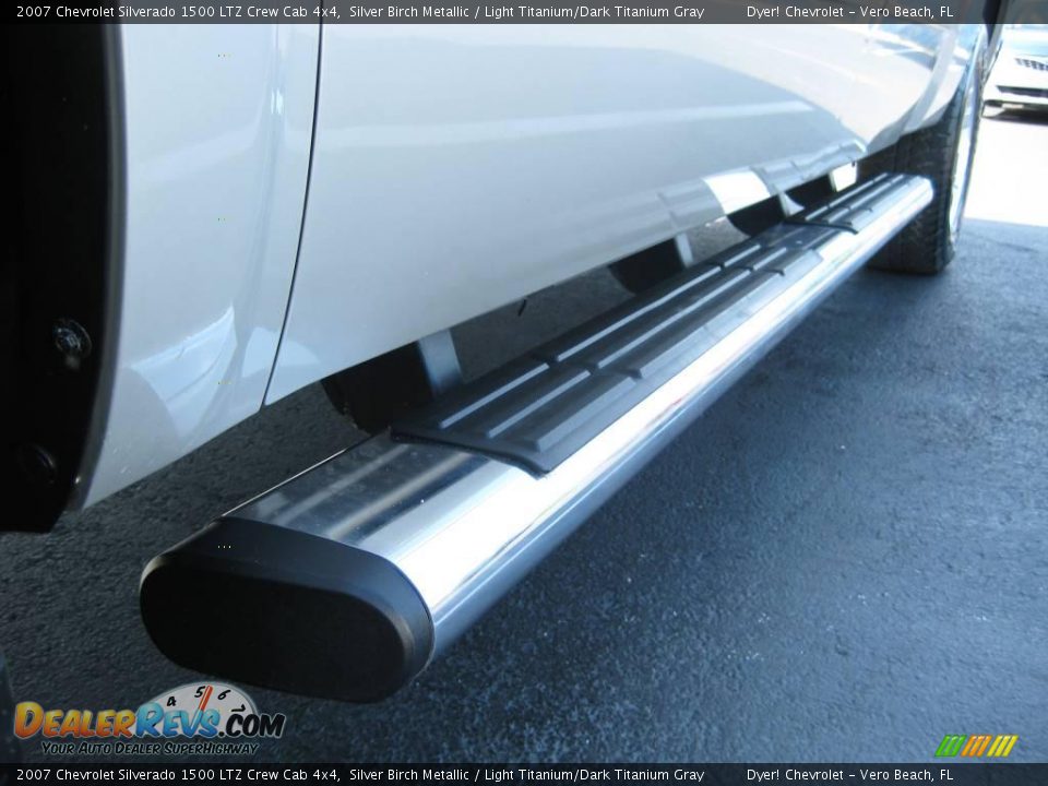 2007 Chevrolet Silverado 1500 LTZ Crew Cab 4x4 Silver Birch Metallic / Light Titanium/Dark Titanium Gray Photo #11