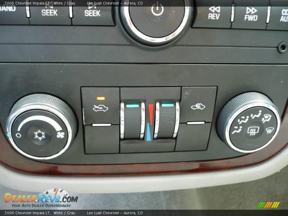 2006 Chevrolet Impala LT White / Gray Photo #24