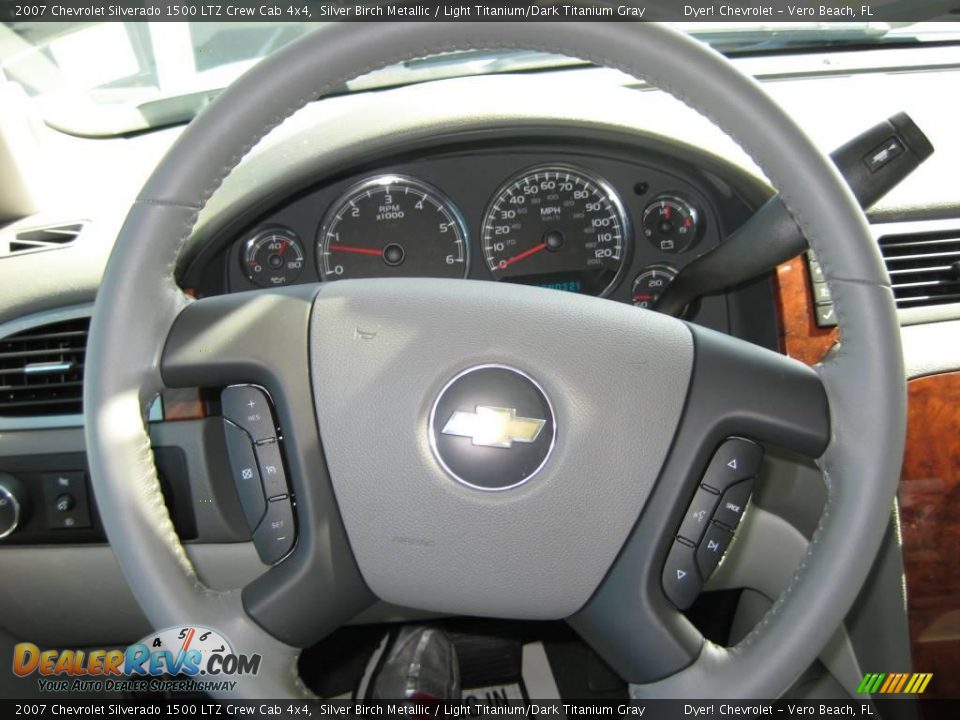 2007 Chevrolet Silverado 1500 LTZ Crew Cab 4x4 Silver Birch Metallic / Light Titanium/Dark Titanium Gray Photo #17