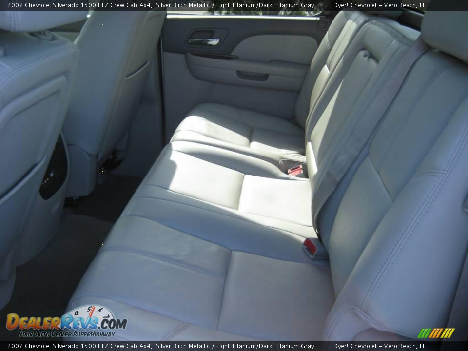2007 Chevrolet Silverado 1500 LTZ Crew Cab 4x4 Silver Birch Metallic / Light Titanium/Dark Titanium Gray Photo #23
