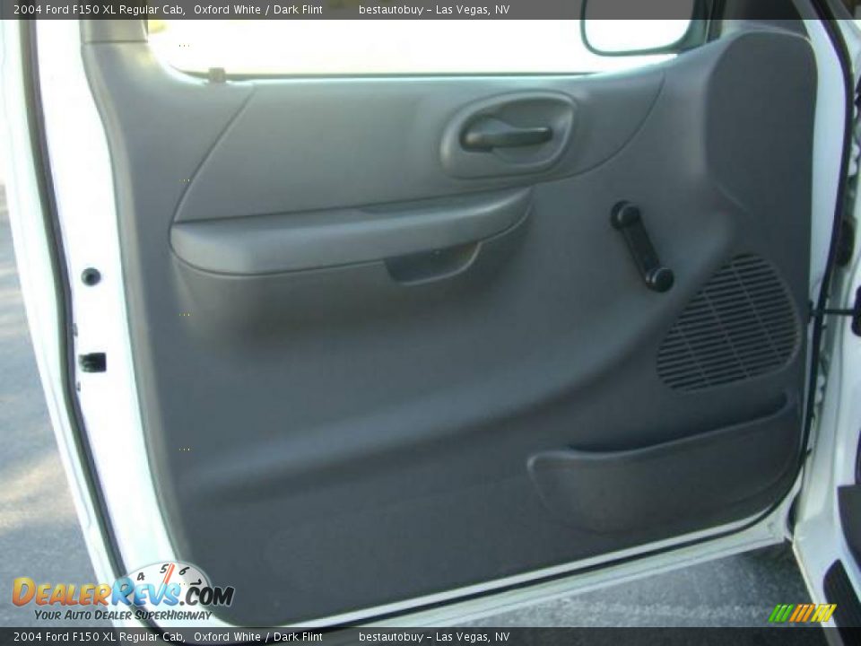 2004 Ford F150 XL Regular Cab Oxford White / Dark Flint Photo #12