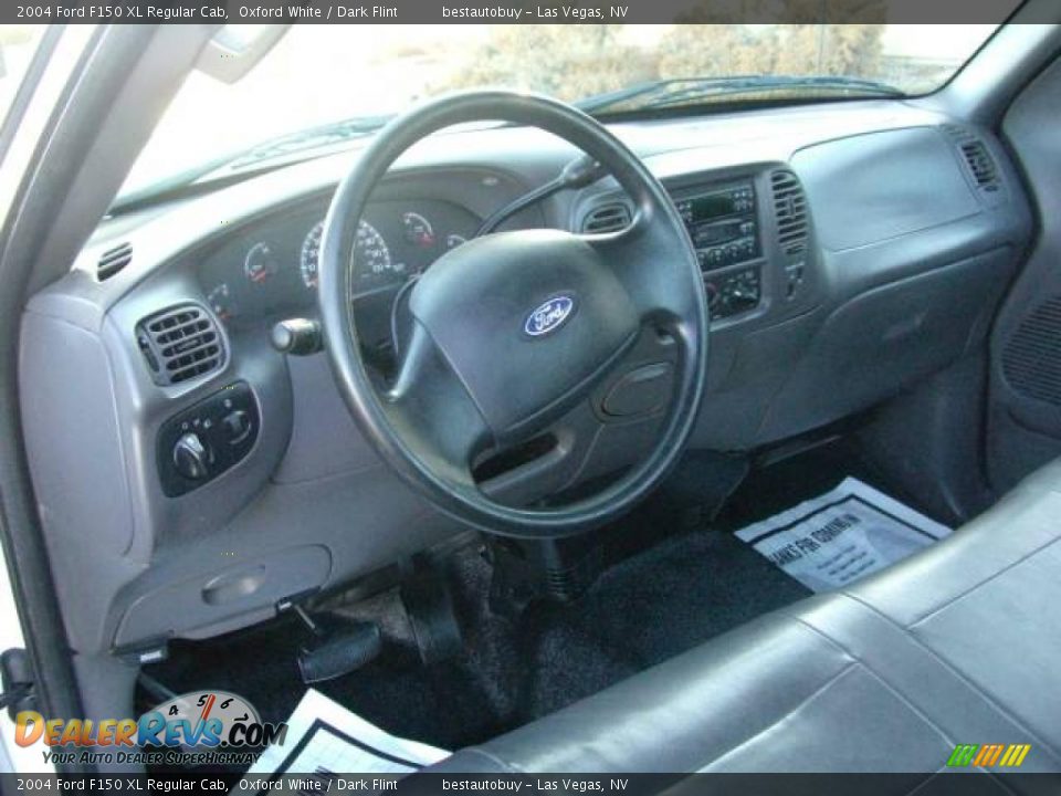 2004 Ford F150 XL Regular Cab Oxford White / Dark Flint Photo #13