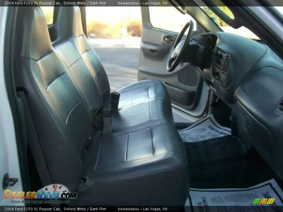 2004 Ford F150 XL Regular Cab Oxford White / Dark Flint Photo #19
