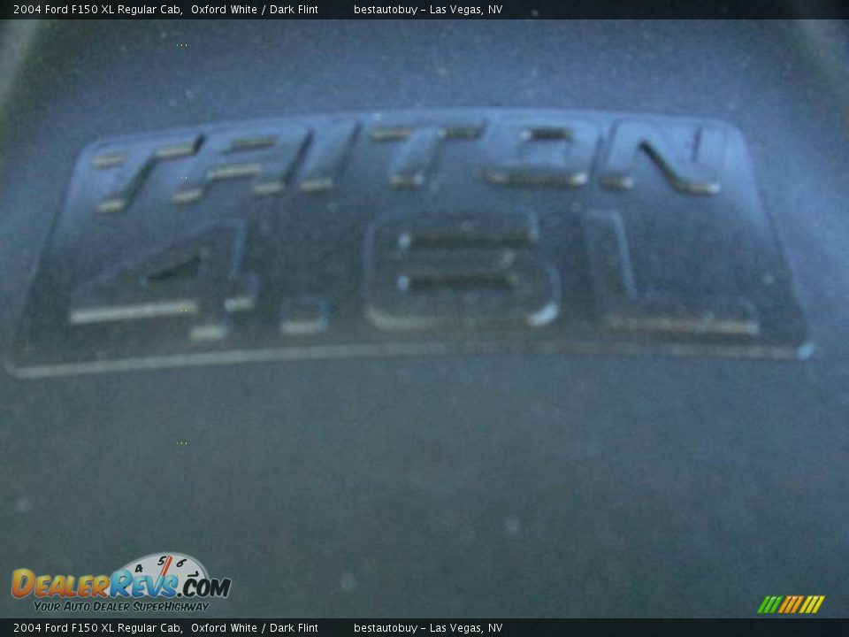 2004 Ford F150 XL Regular Cab Oxford White / Dark Flint Photo #25