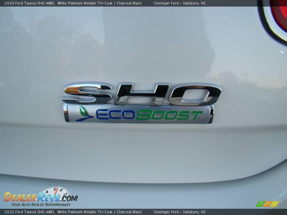 2010 Ford Taurus SHO AWD White Platinum Metallic Tri-Coat / Charcoal Black Photo #16