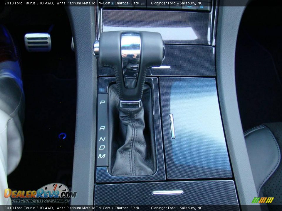 2010 Ford Taurus SHO AWD White Platinum Metallic Tri-Coat / Charcoal Black Photo #28