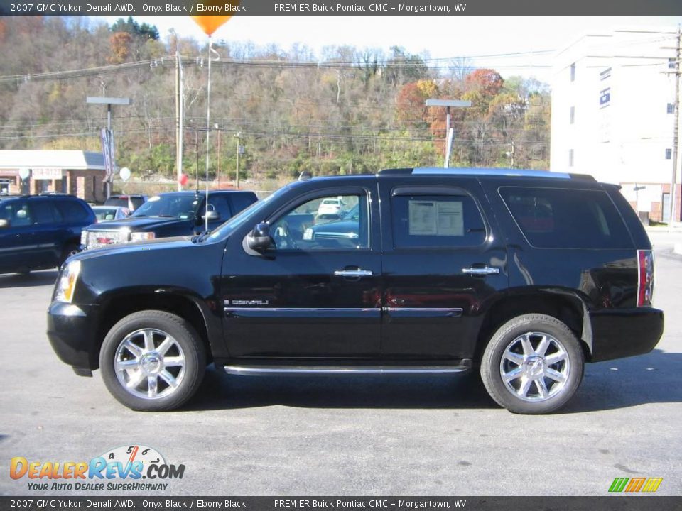 2007 GMC Yukon Denali AWD Onyx Black / Ebony Black Photo #3