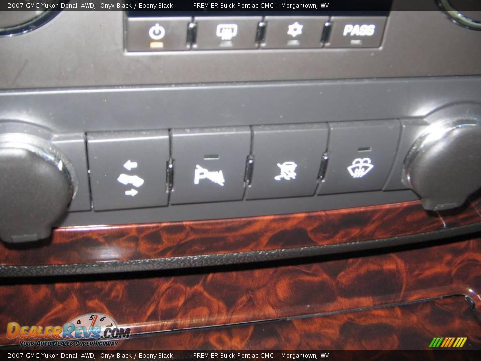 2007 GMC Yukon Denali AWD Onyx Black / Ebony Black Photo #16