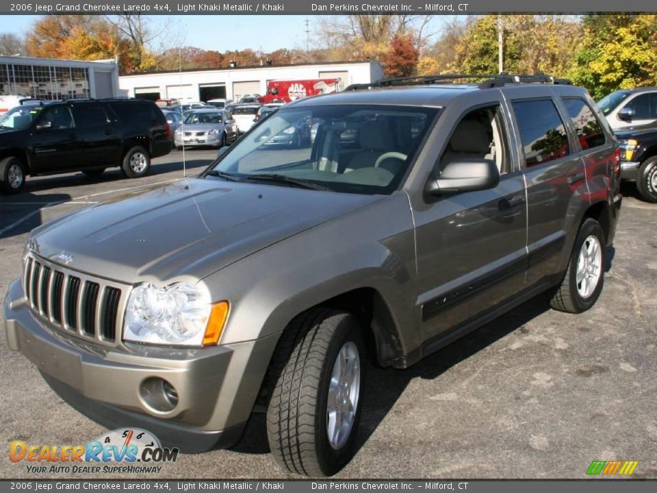 2006 Jeep Grand Cherokee Laredo 4x4 Light Khaki Metallic / Khaki Photo #1