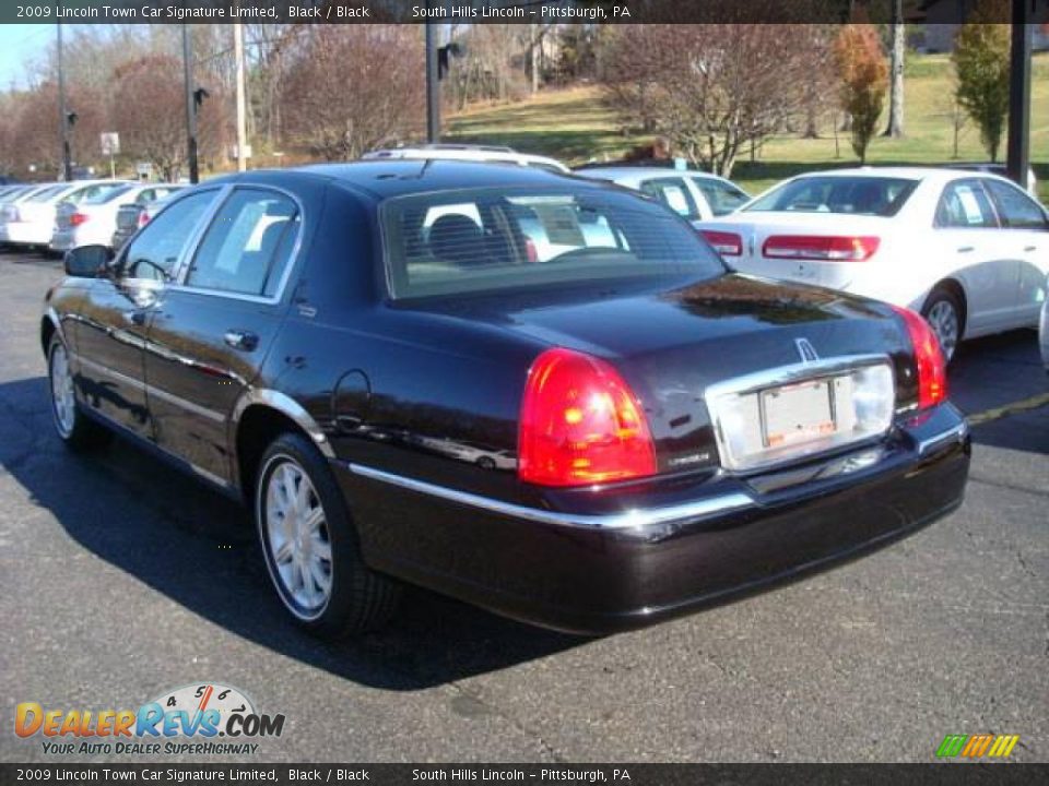 2009 Lincoln Town Car Signature Limited Black / Black Photo #2