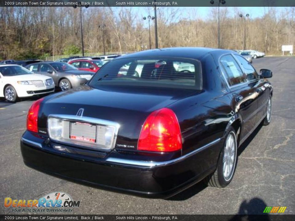 2009 Lincoln Town Car Signature Limited Black / Black Photo #4