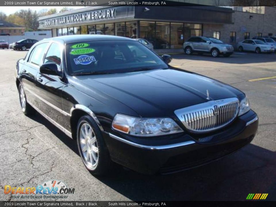 2009 Lincoln Town Car Signature Limited Black / Black Photo #5