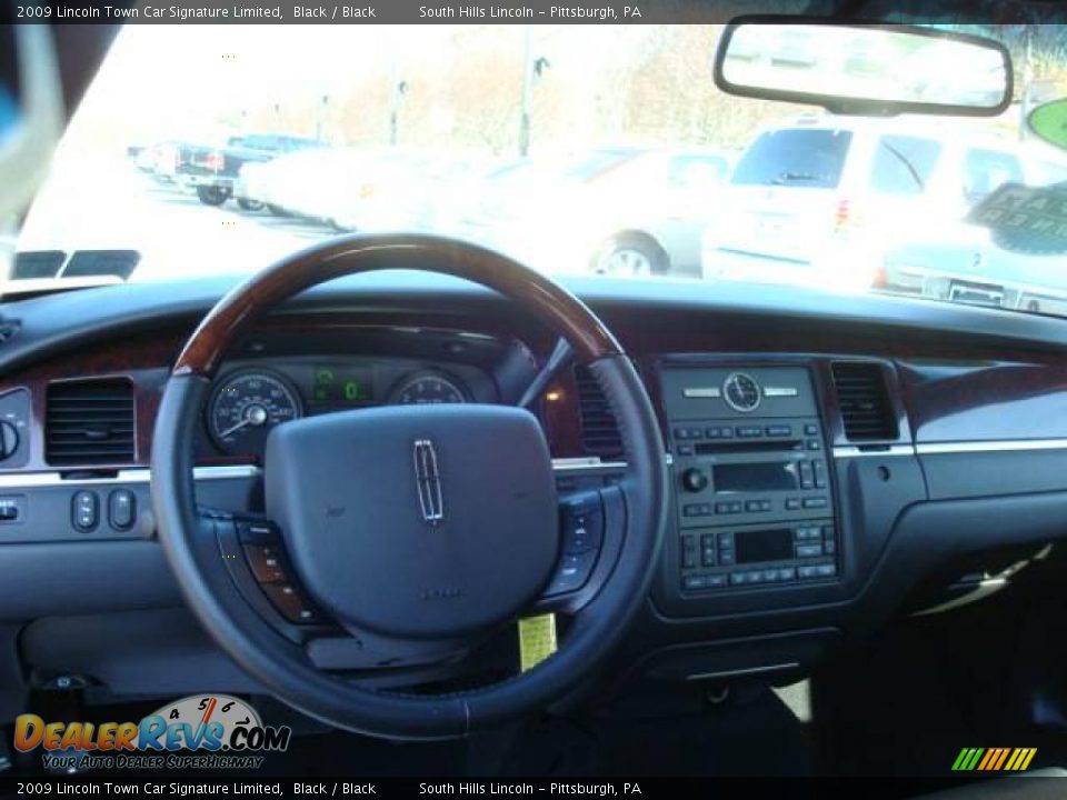 2009 Lincoln Town Car Signature Limited Black / Black Photo #10