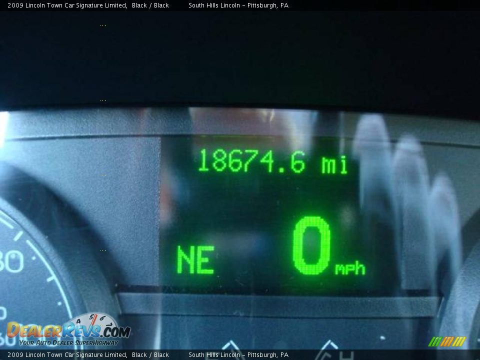 2009 Lincoln Town Car Signature Limited Black / Black Photo #15