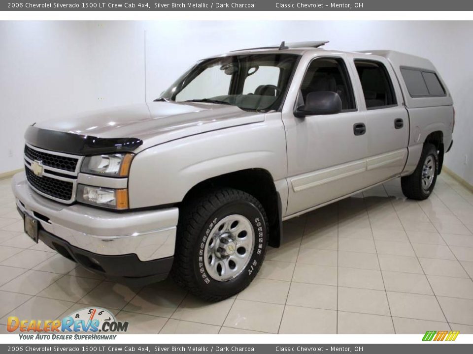 2006 Chevrolet Silverado 1500 LT Crew Cab 4x4 Silver Birch Metallic / Dark Charcoal Photo #3