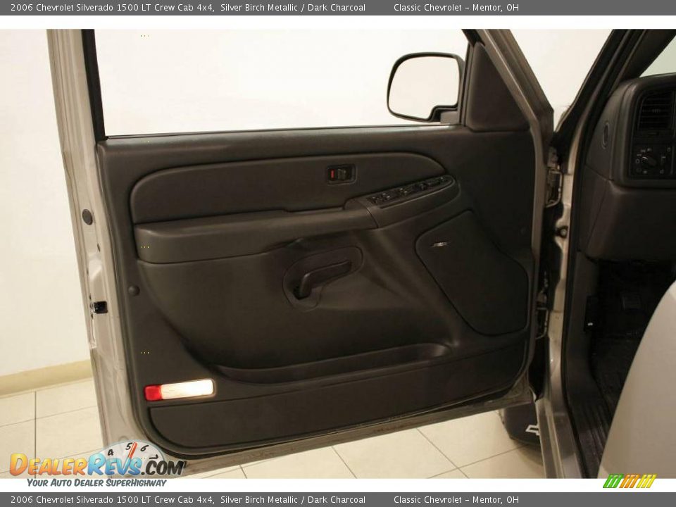2006 Chevrolet Silverado 1500 LT Crew Cab 4x4 Silver Birch Metallic / Dark Charcoal Photo #7