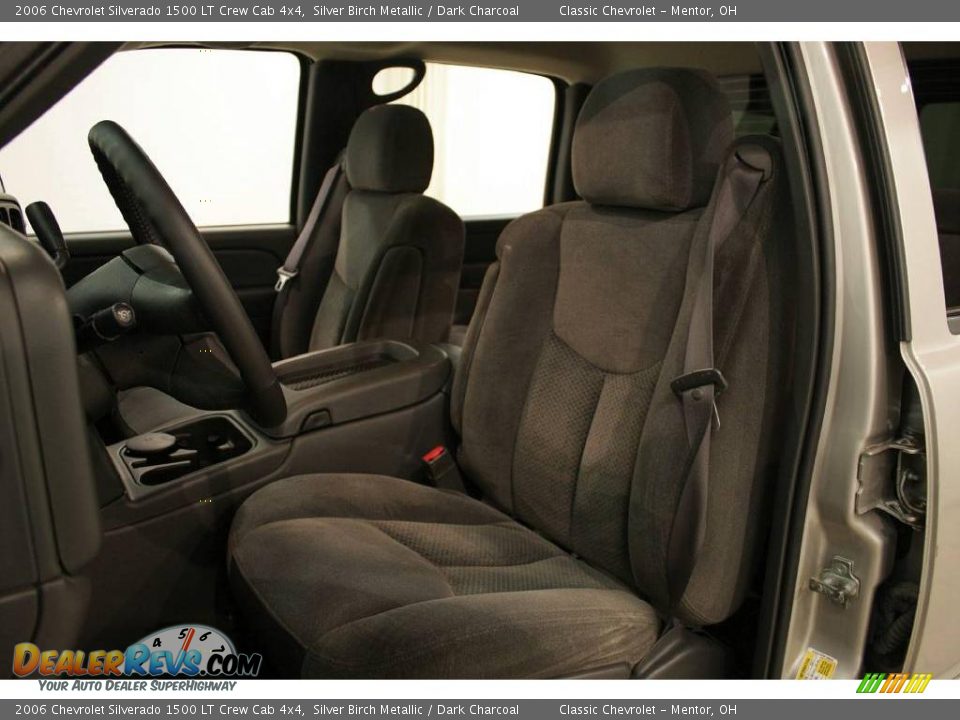 2006 Chevrolet Silverado 1500 LT Crew Cab 4x4 Silver Birch Metallic / Dark Charcoal Photo #9
