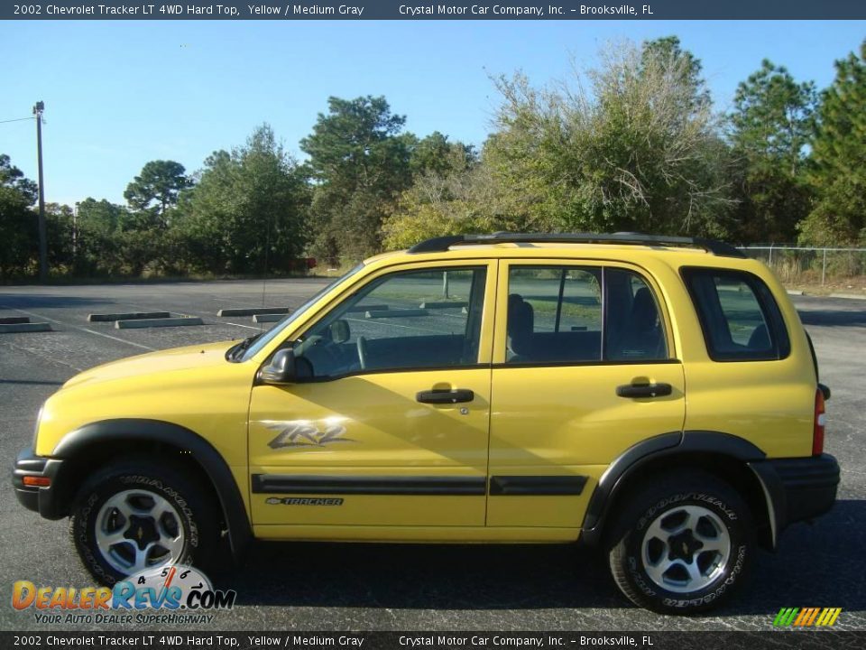 2002 Chevrolet Tracker LT 4WD Hard Top Yellow / Medium Gray Photo #2